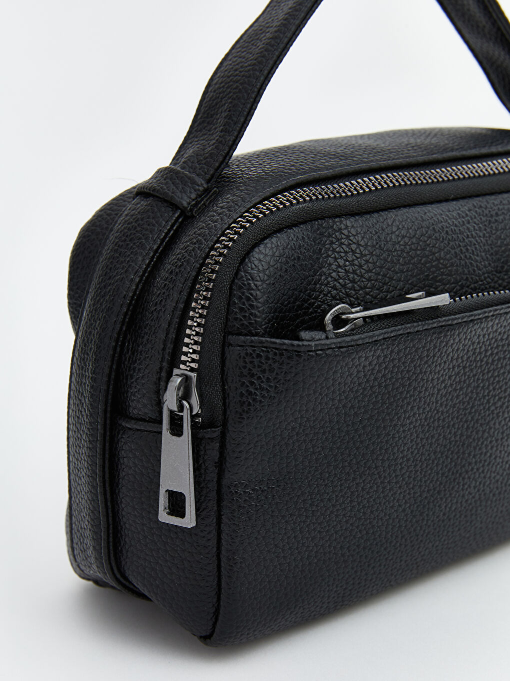 Siyah Deri Görünümlü Erkek El Çantası-2