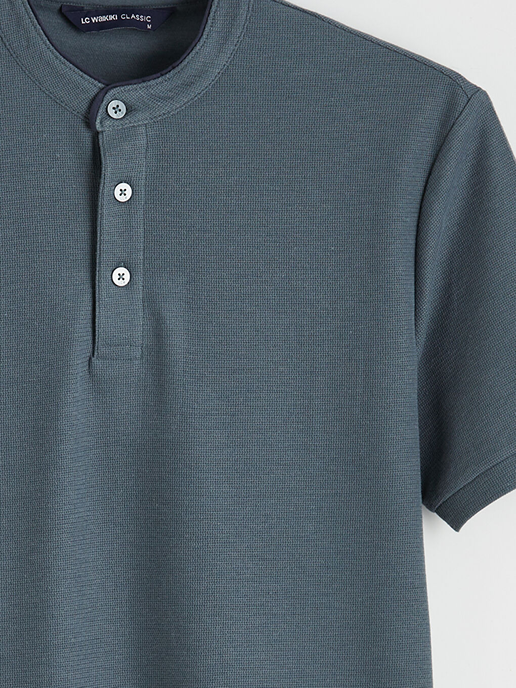 Футболка с воротником-стойкой для него-5