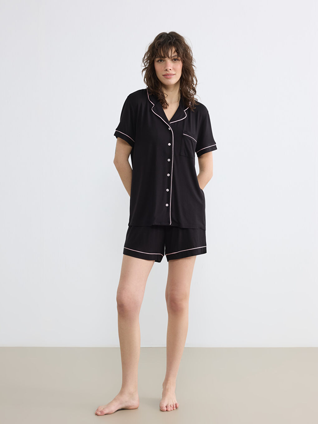 Siyah Gömlek Yaka Kadın Şortlu Pijama Takımı-1