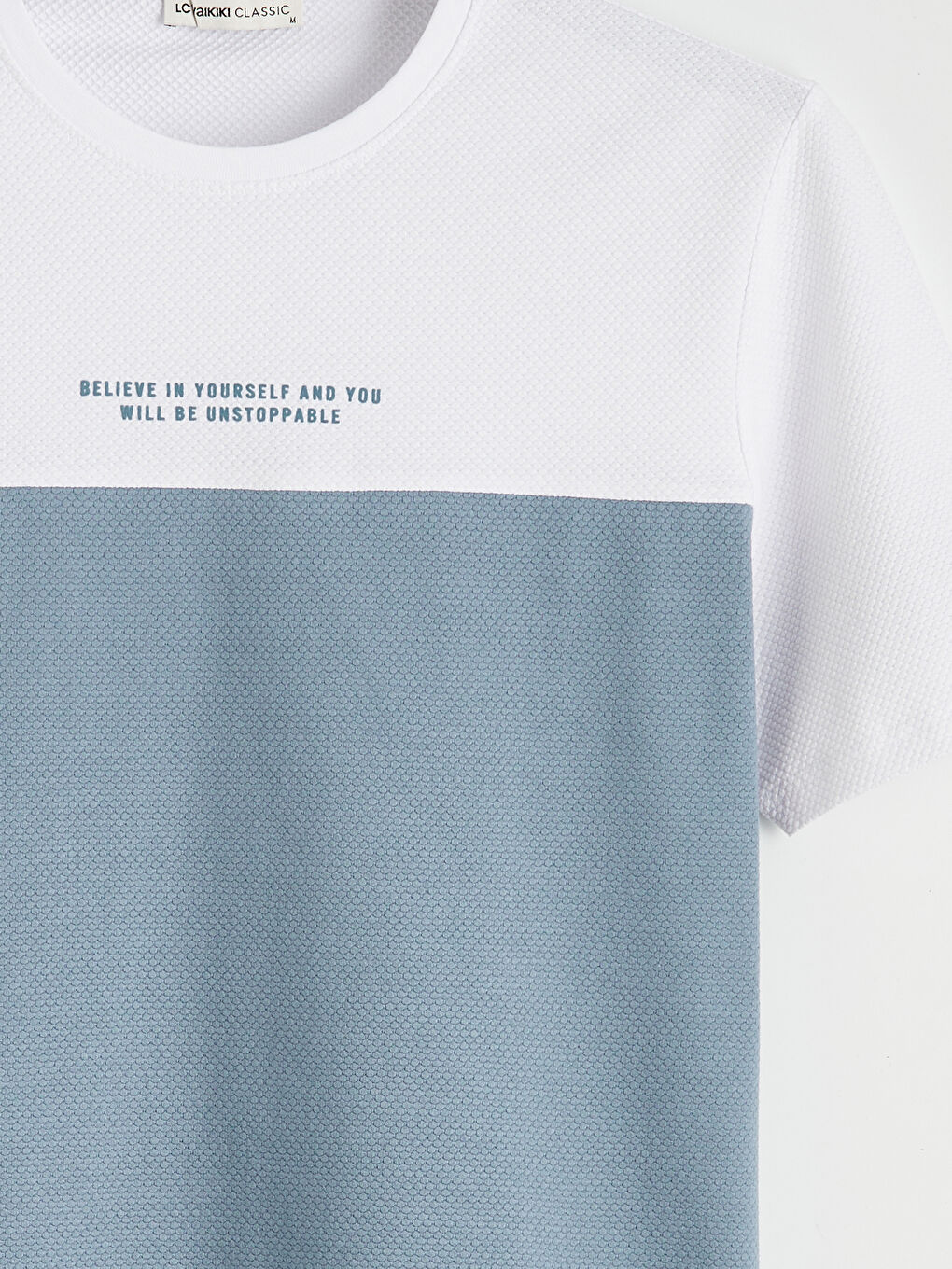 Ерлерге арналған дөңгелек жағалы қысқа жең түрлі-түсті футболка-9