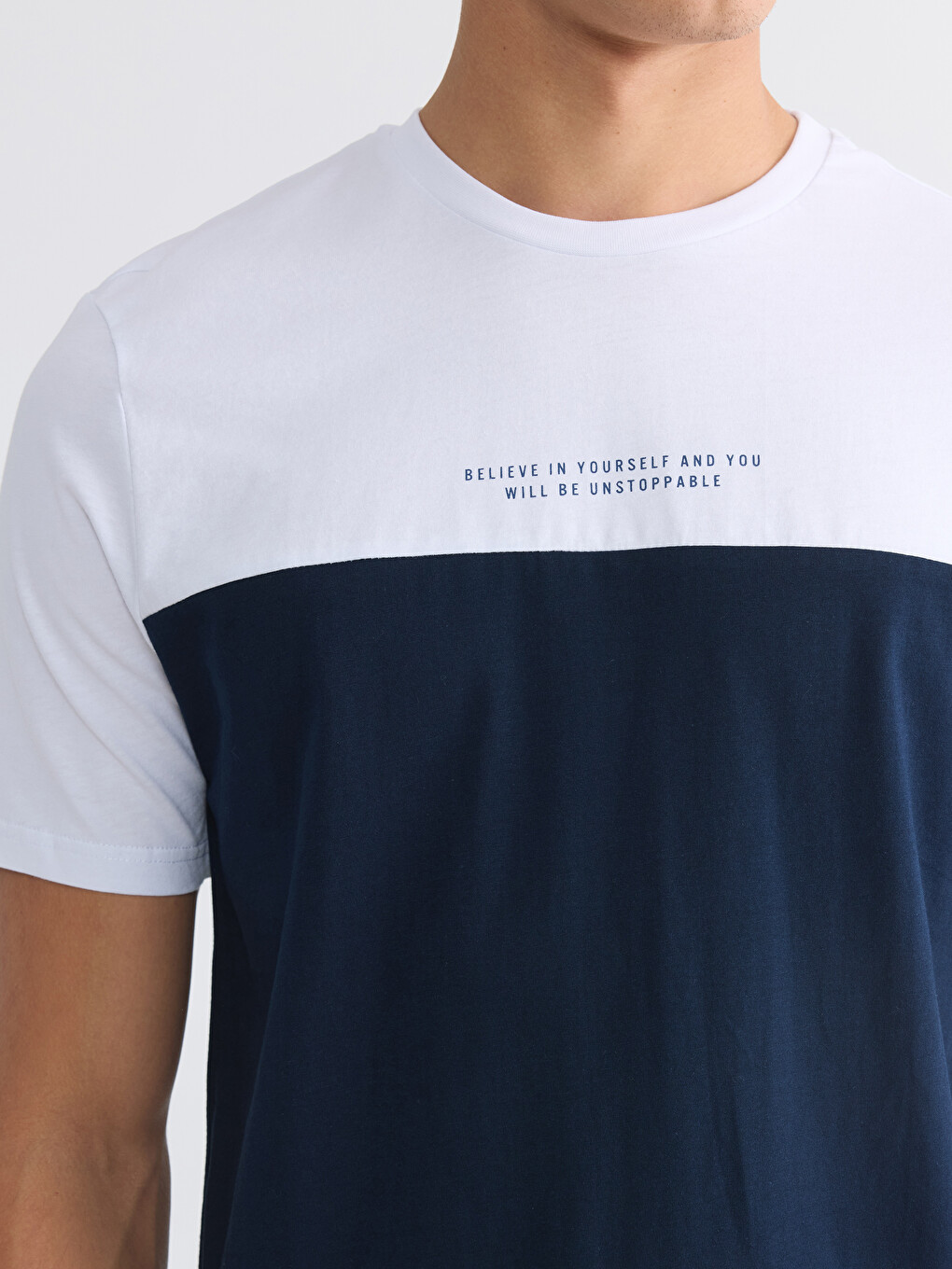Tricou Bărbătesc Mânecă Scurtă Guler Rotund Bloc De Culoare-2