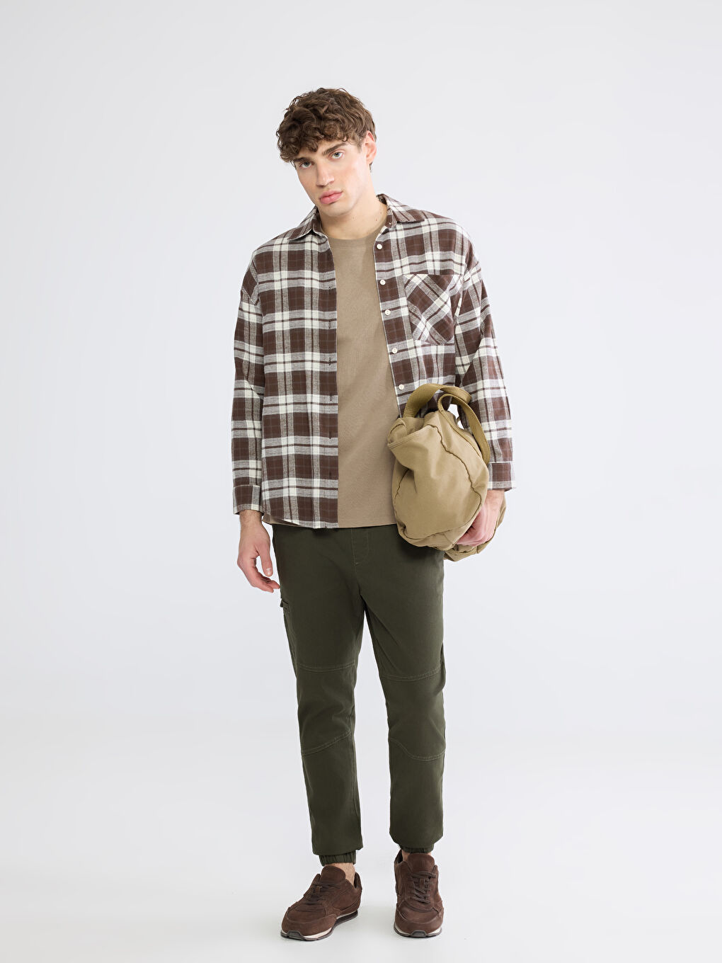 Man KHAKI Jogger Trousers