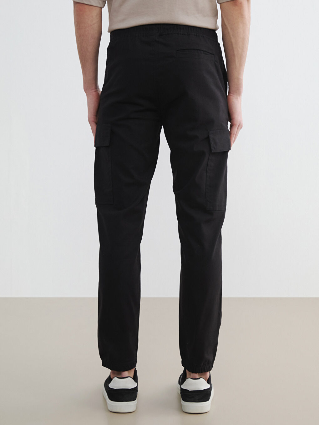 Man BLACK Cargo Trousers-3