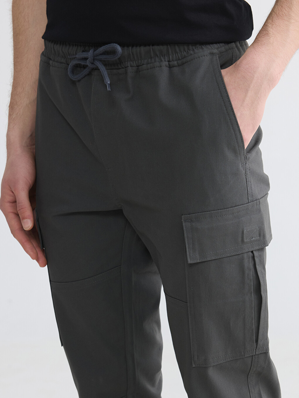 Regular Fit Gabardine Men's Cargo Trousers-2