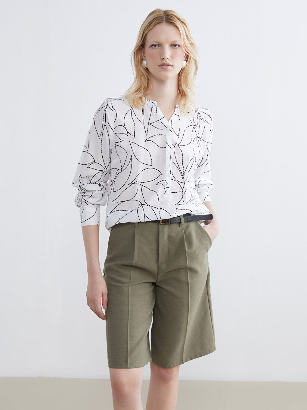 Asymmetrischer Ausschnitt Gemusterte Bluse