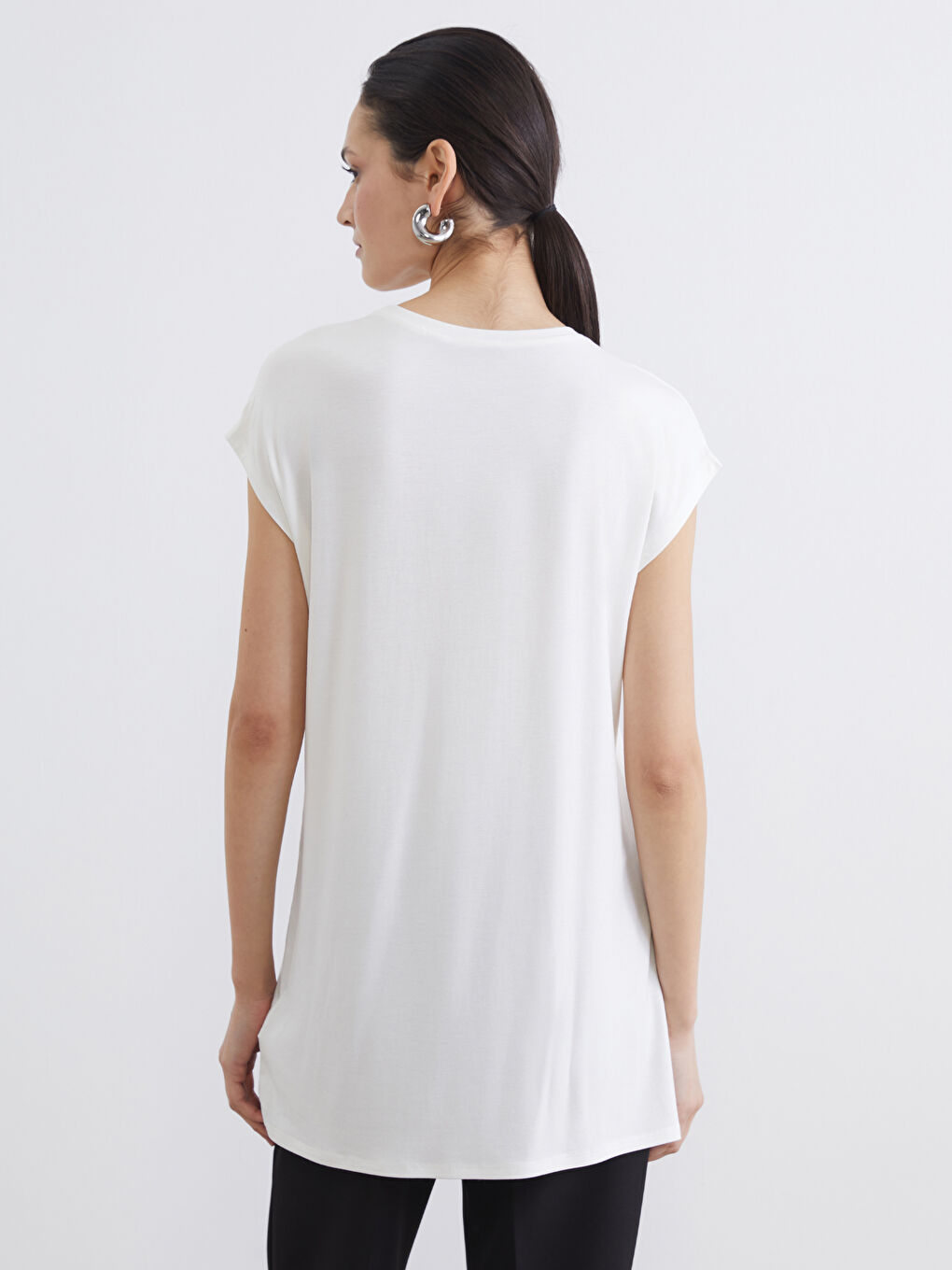 تيشيرت نسائي برقبة دائرية-3