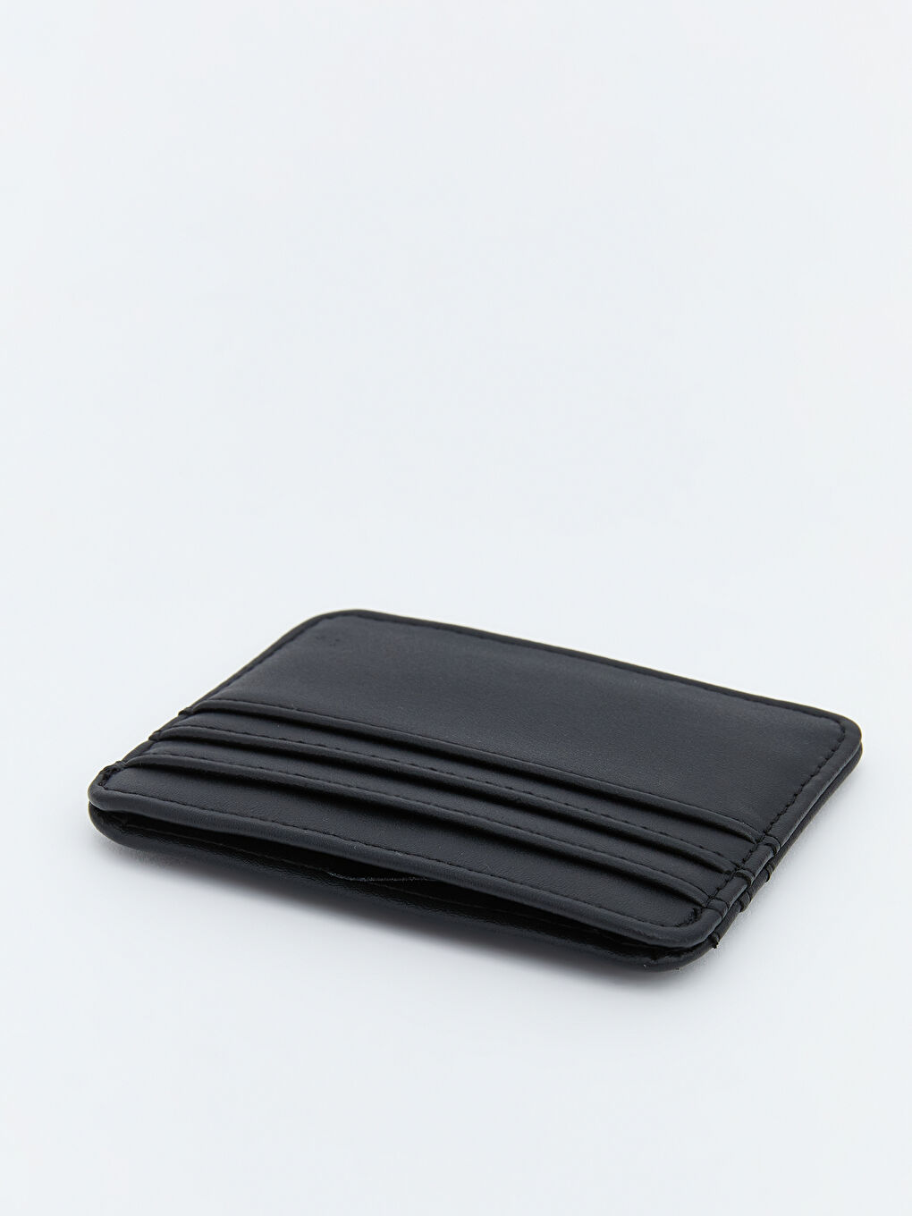 هەڵگری کارت ڕه‌ش پیاو-1