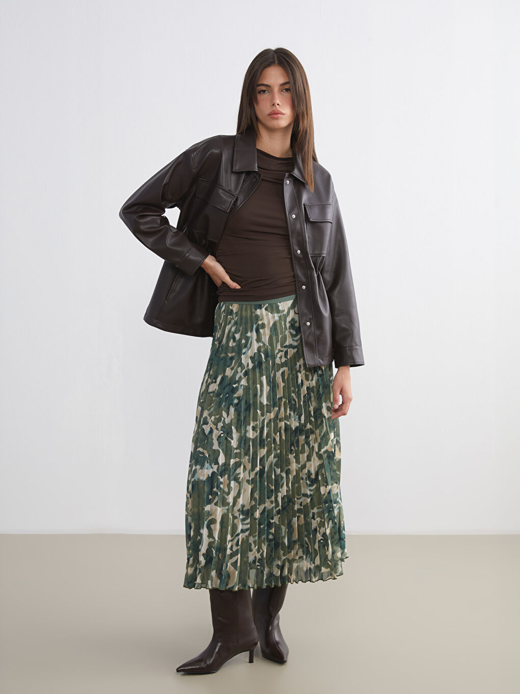 Beli Lastikli Desenli Pileli Etek