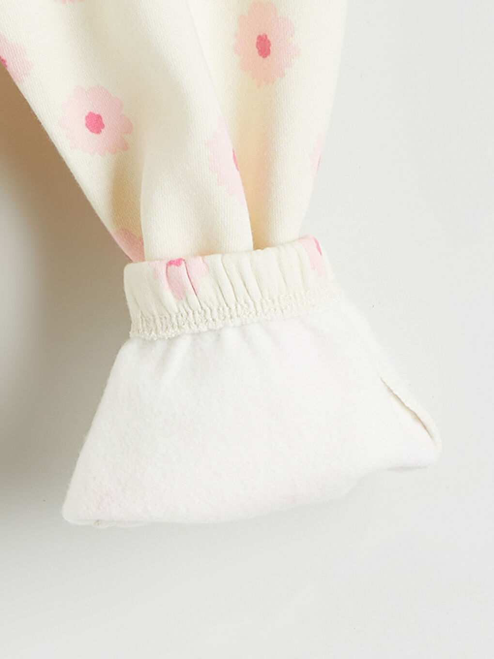 Dečije trenerke sa cvetnim dezenom-1