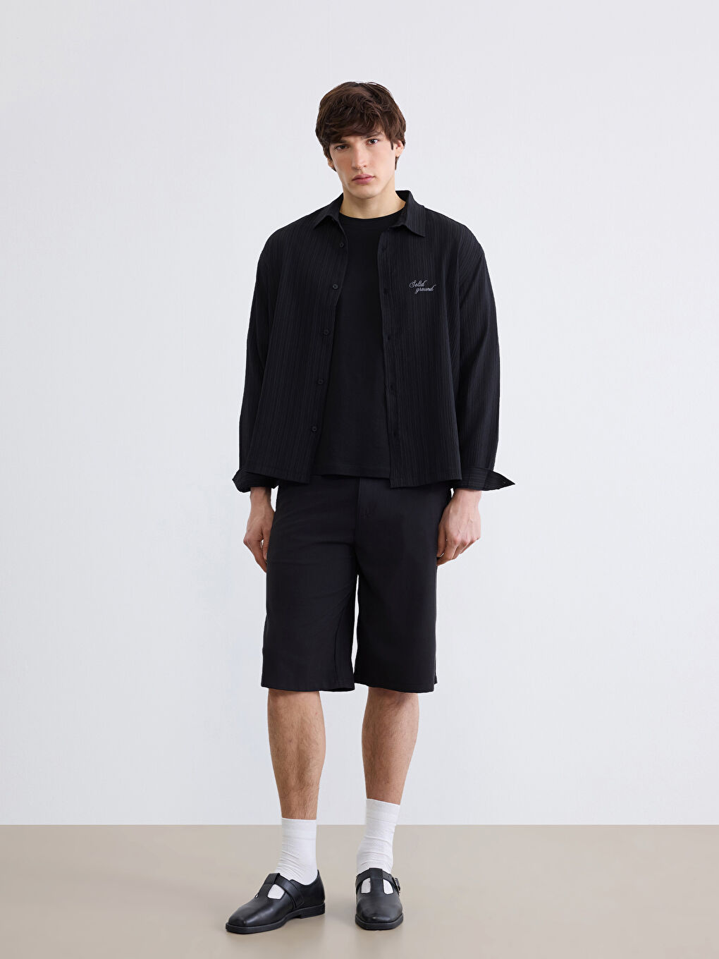 Siyah Loose Fit Nakışlı Erkek Gömlek-1