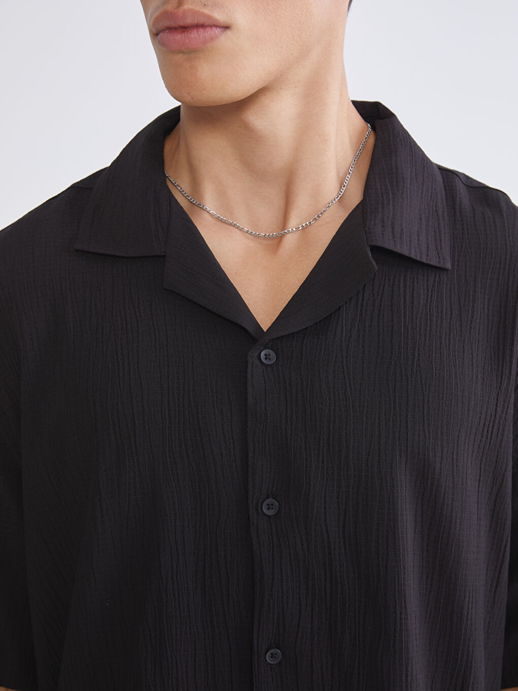 قميص رجالي بقصة عادية وياقة منتجع-2