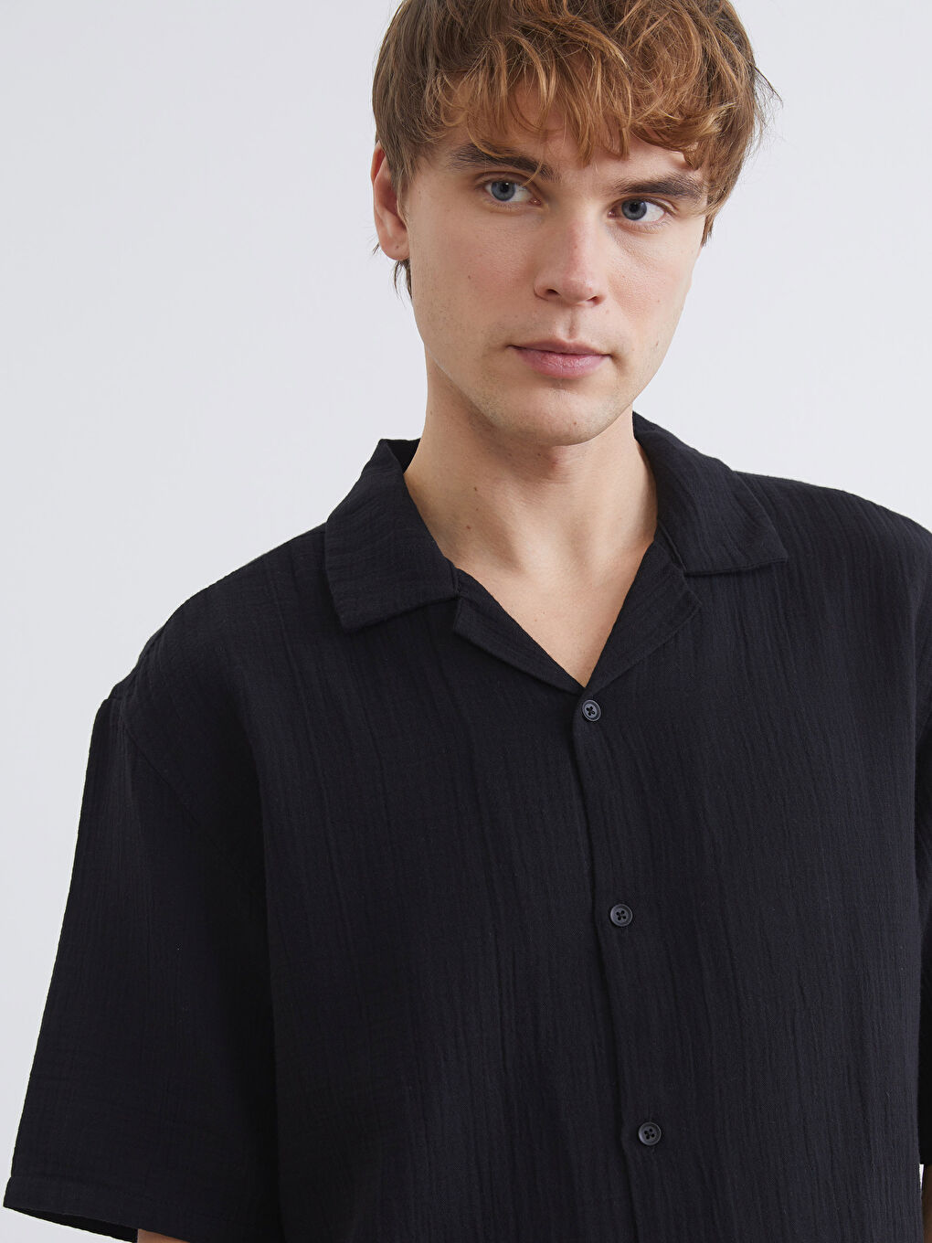 Siyah Rahat Kalıp Resort Yaka Erkek Müslin Gömlek-2