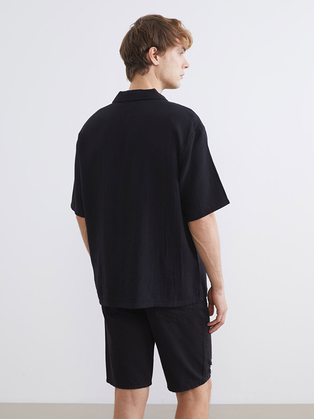 Siyah Rahat Kalıp Resort Yaka Erkek Müslin Gömlek-3