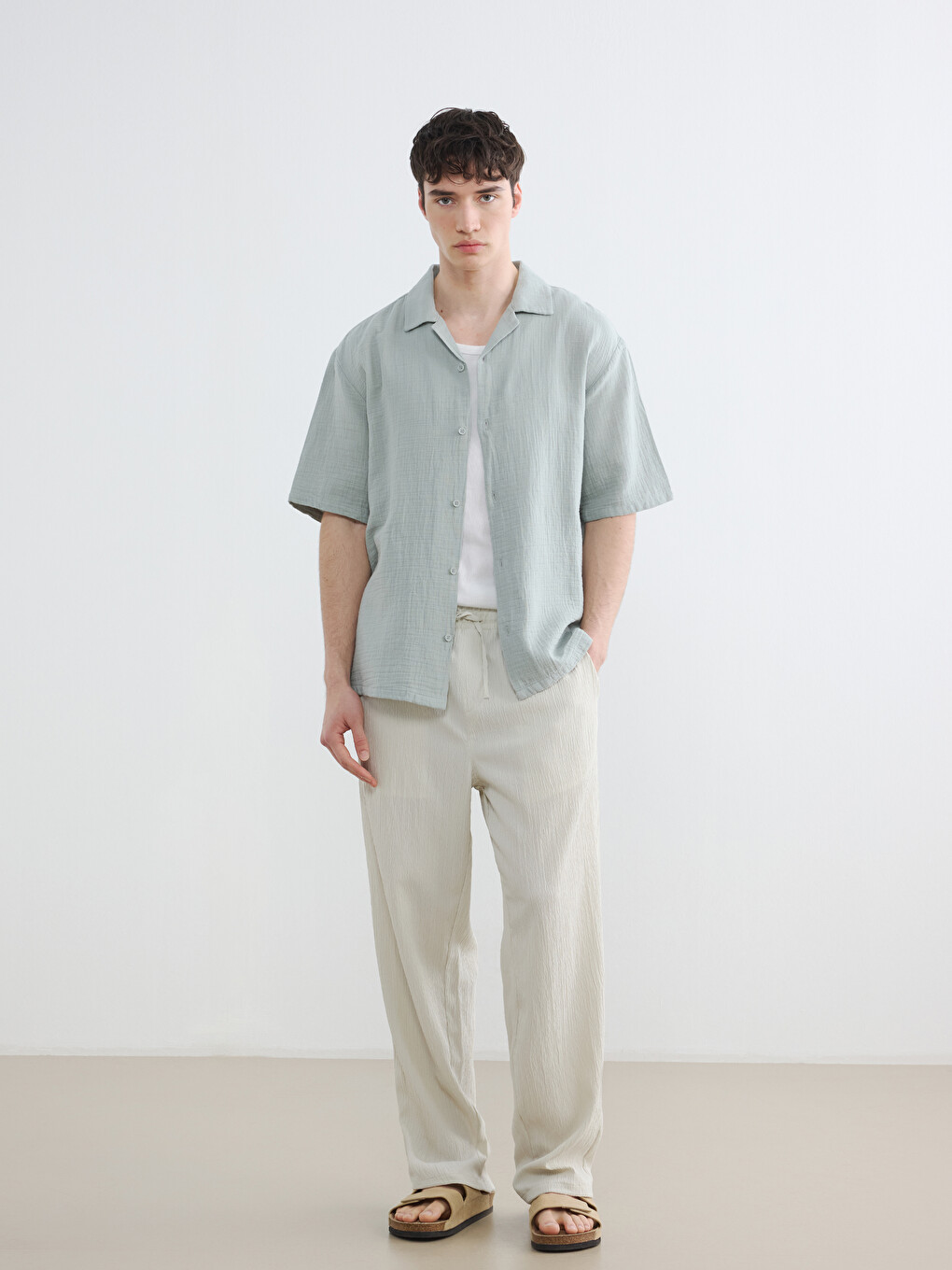 Loose Fit Resort Collar Men's Muslin Shirt-3