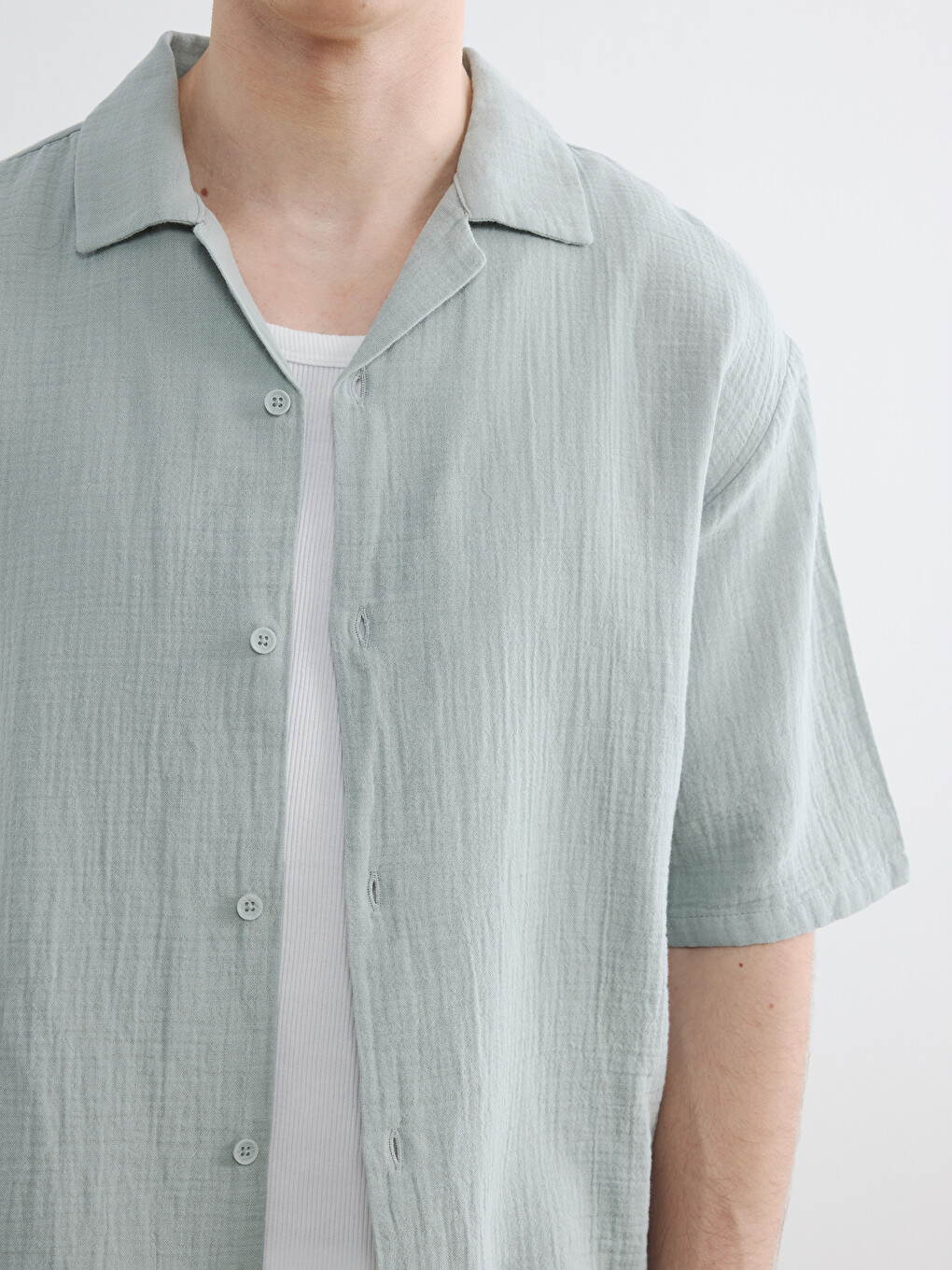 Loose Fit Resort Collar Men's Muslin Shirt-4