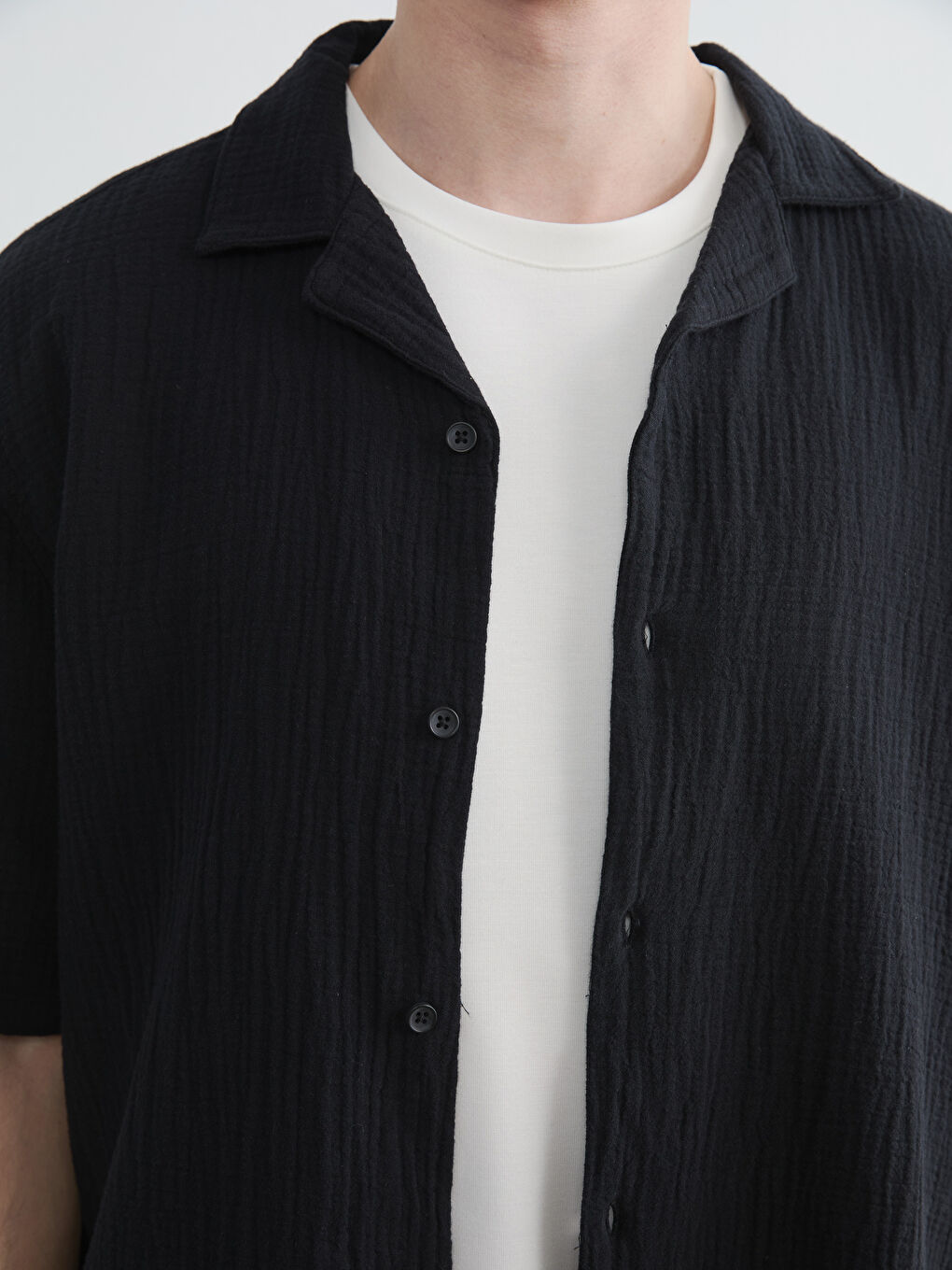 Siyah Rahat Kalıp Resort Yaka Erkek Müslin Gömlek-4