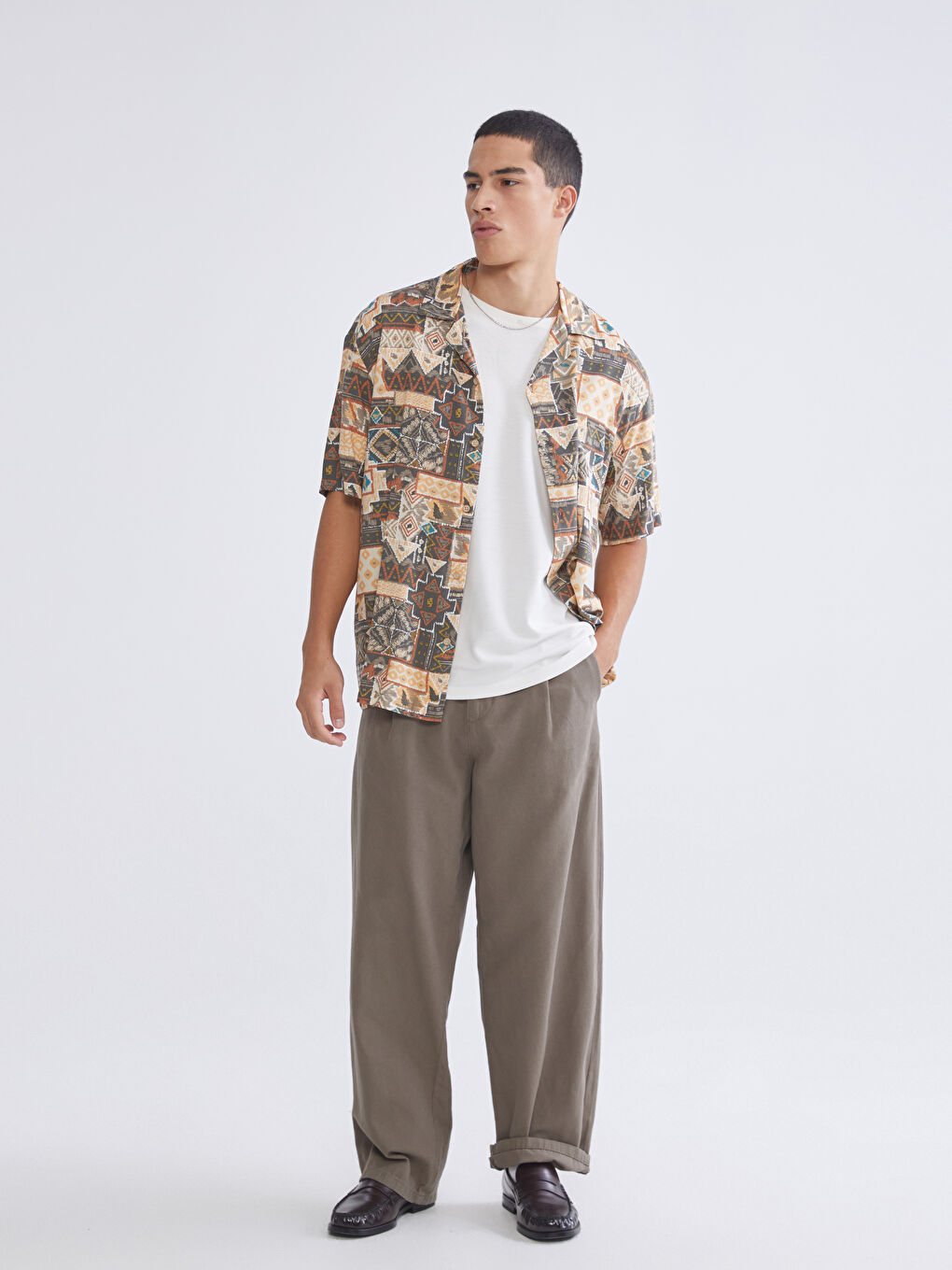 Men's Regular Fit Resort Collar Shirt-1