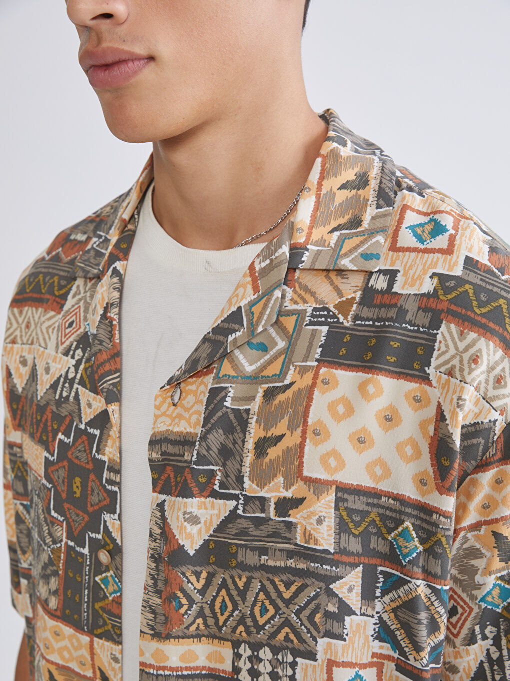 Men's Regular Fit Resort Collar Shirt-2