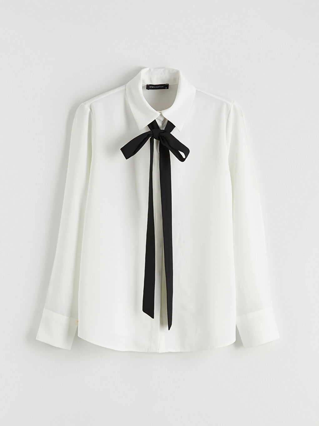 Beyaz Fular Detaylı Kadın Gömlek-4