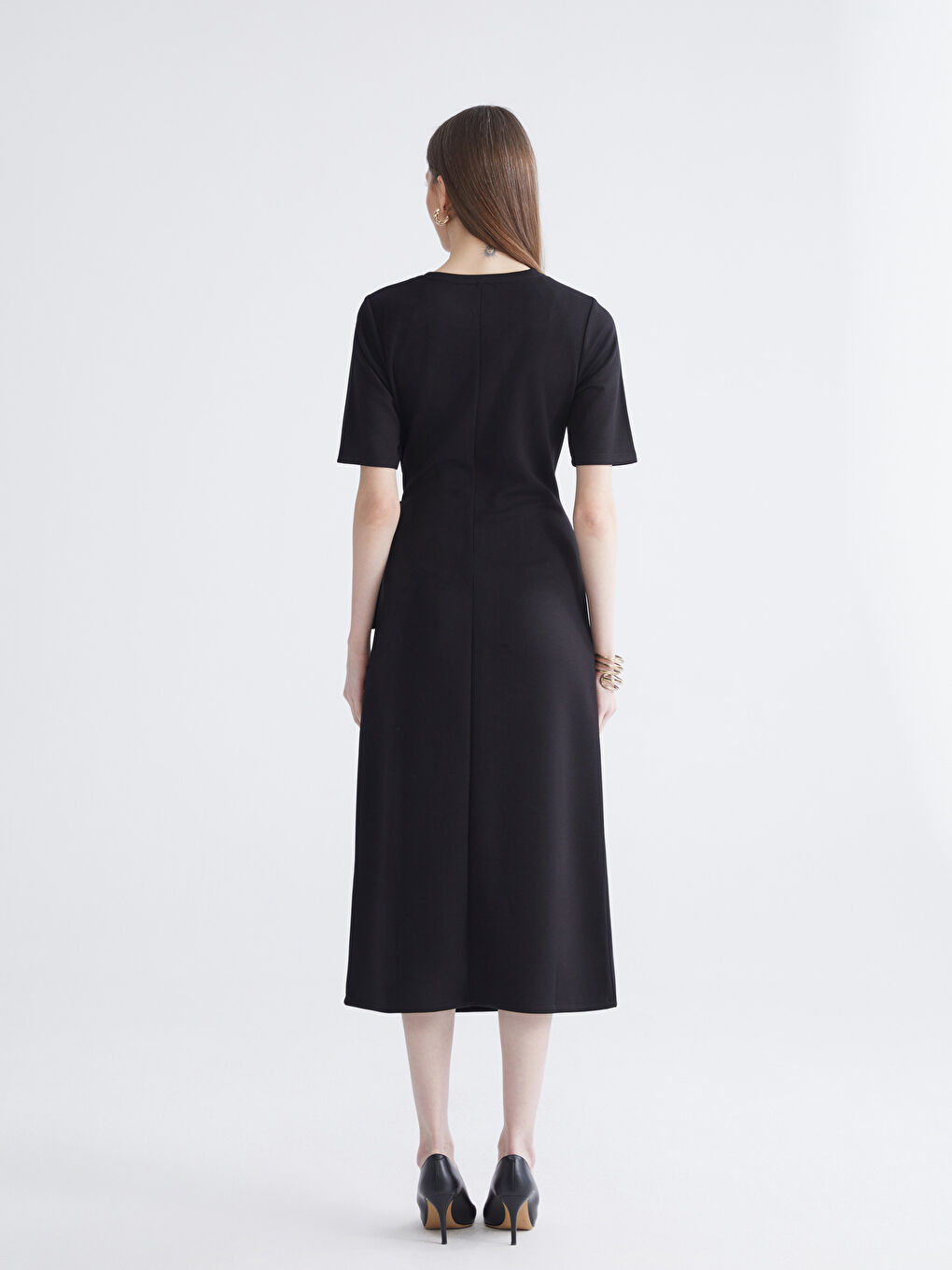 CRNA Haljina Žena-3