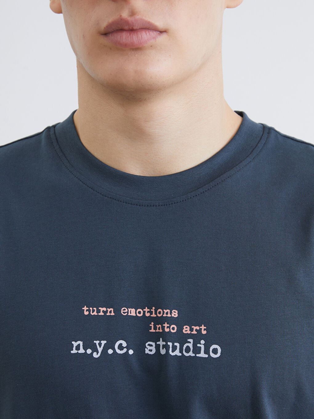 تيشيرت رجالي ياقة دائرية مطبوع جيرسي-2