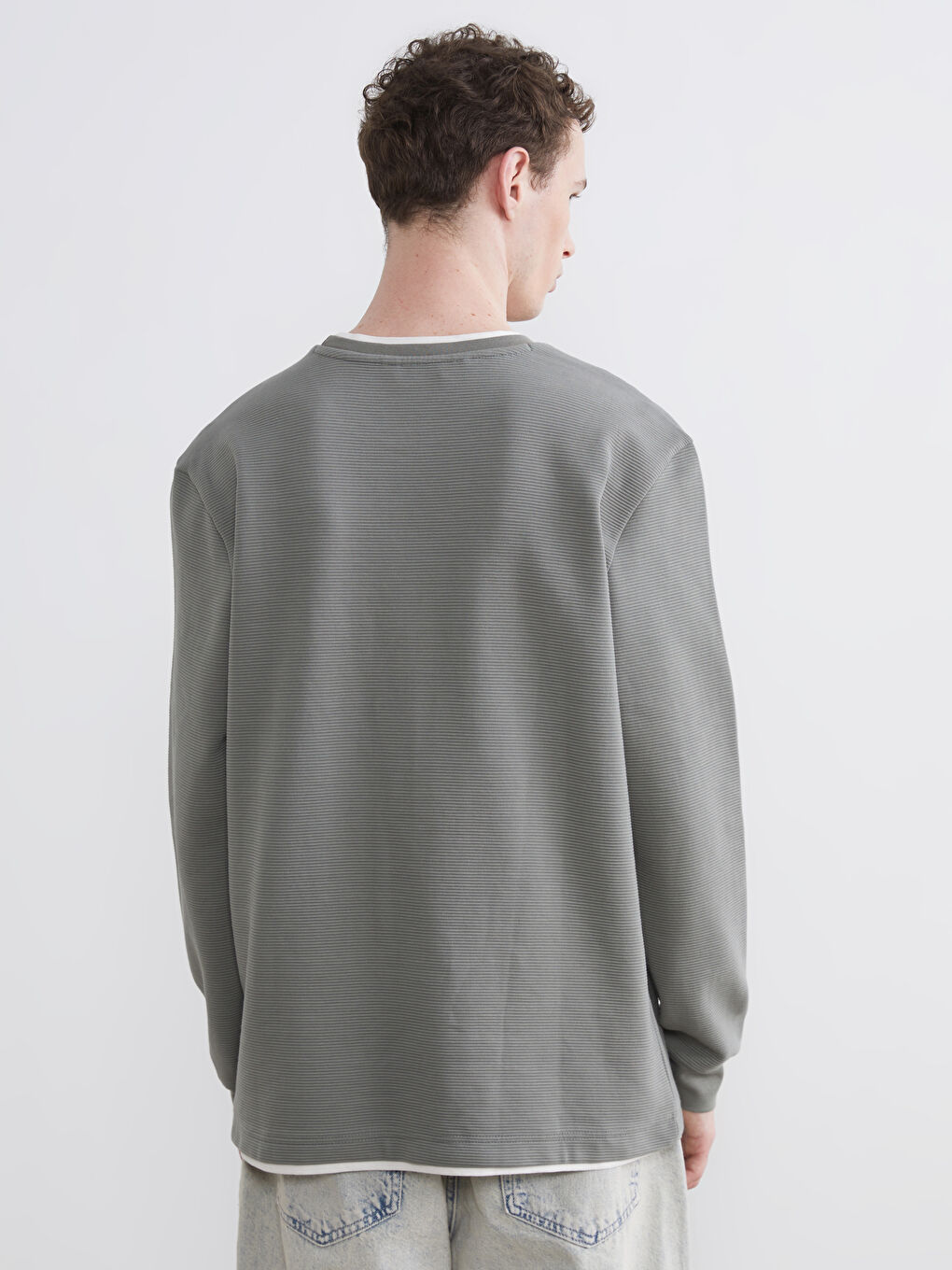 سويتشيرت رجالي برقبة دائرية-3