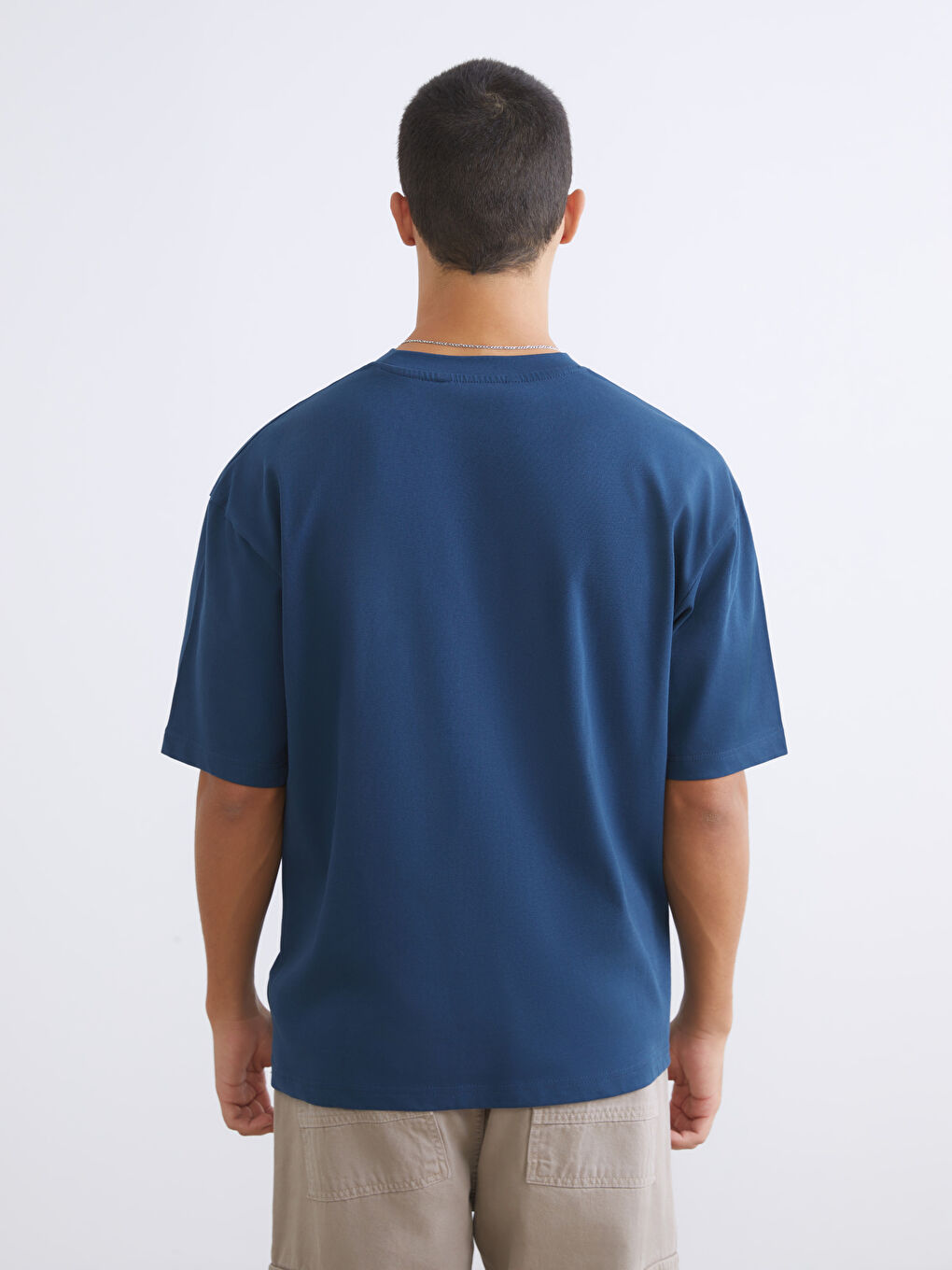 تيشيرت رجالي بياقة دائرية قماش جيرسي-3