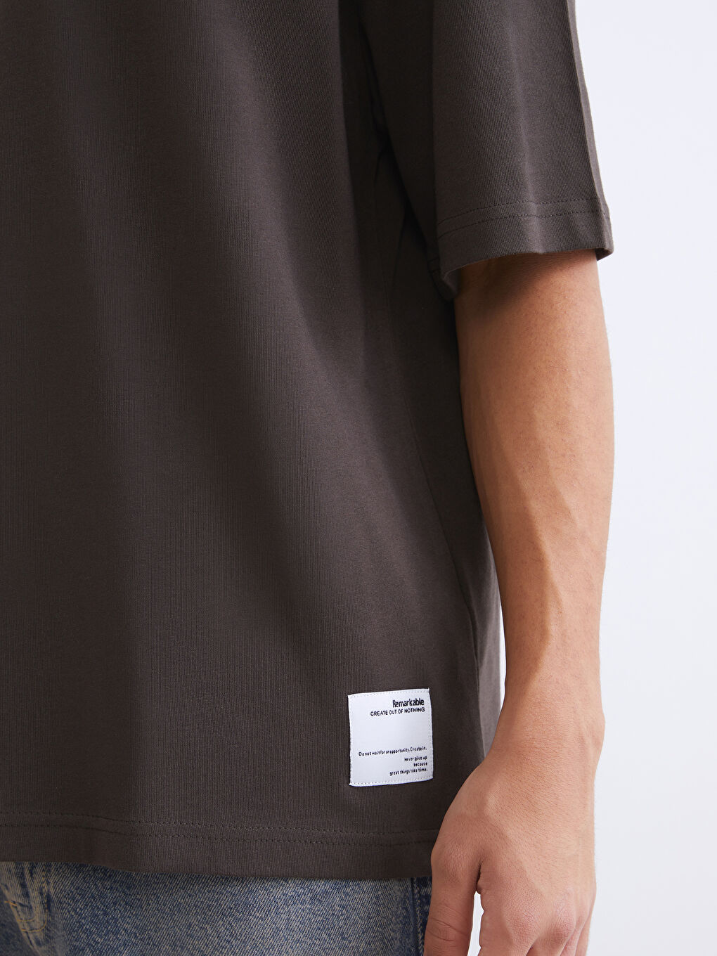 تيشيرت رجالي بياقة دائرية قماش جيرسي-2