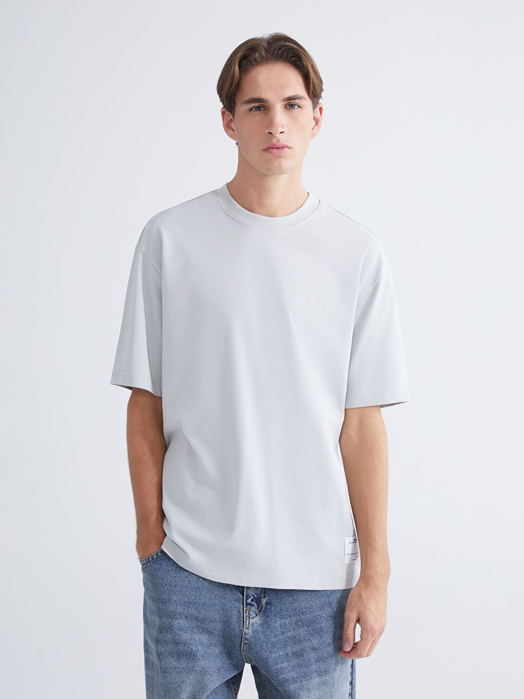 تيشيرت رجالي بياقة دائرية قماش جيرسي