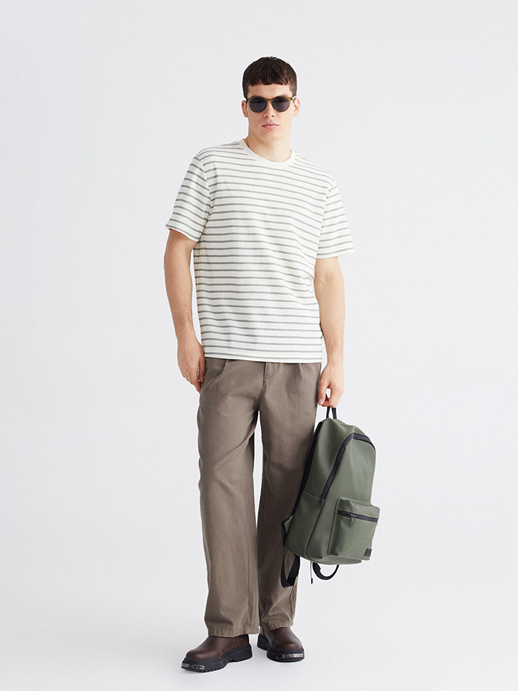 تيشيرت رجالي مخطط بياقة دائرية-1