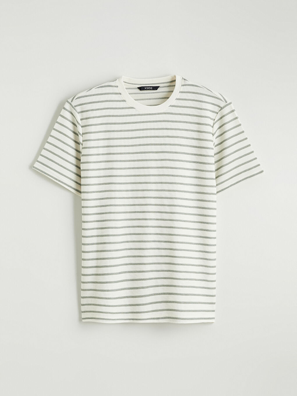 تيشيرت رجالي مخطط بياقة دائرية-4