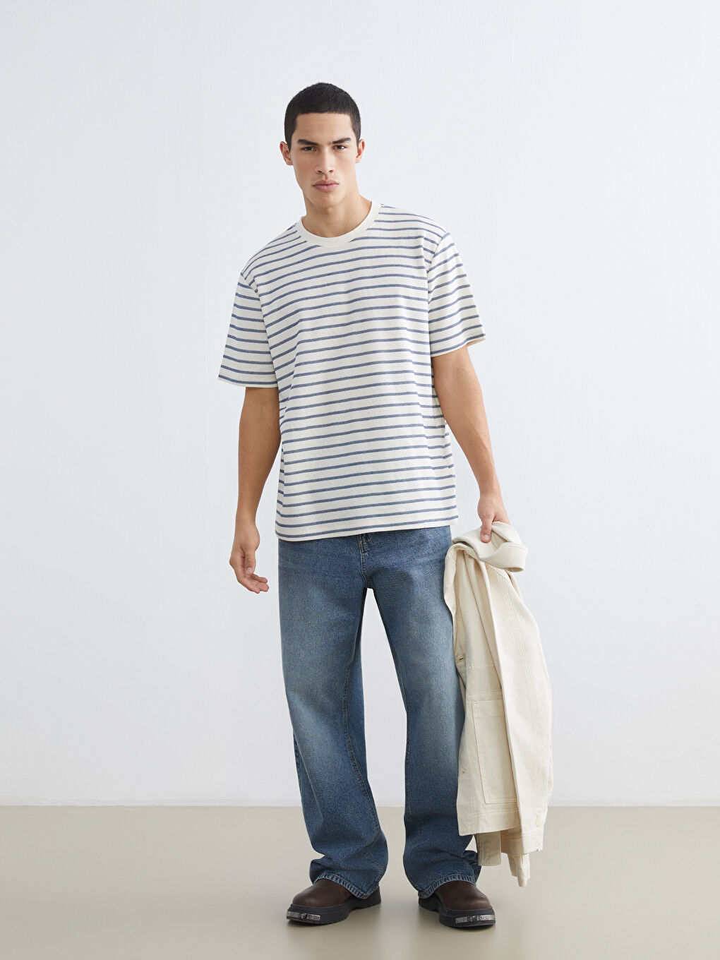 تيشيرت رجالي مخطط بياقة دائرية-1