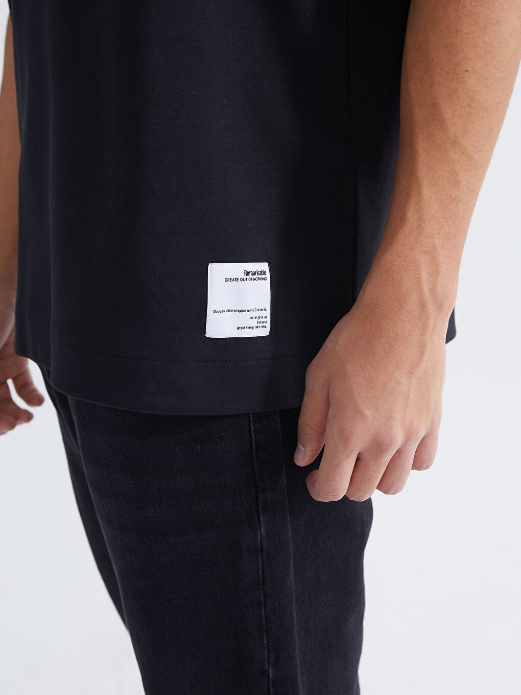 تيشيرت ياقة دائرية للرجال-2