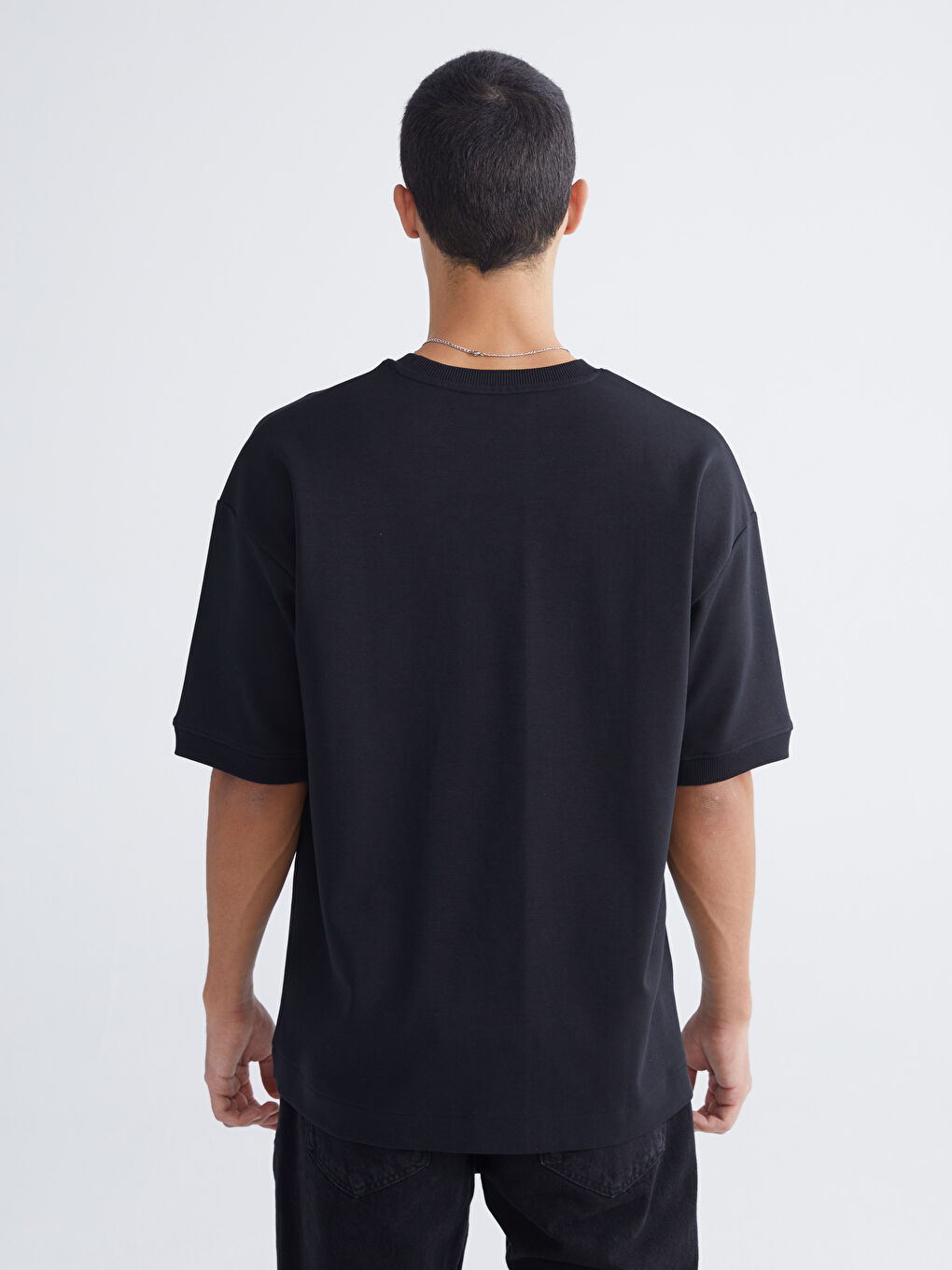 تيشيرت ياقة دائرية للرجال-3