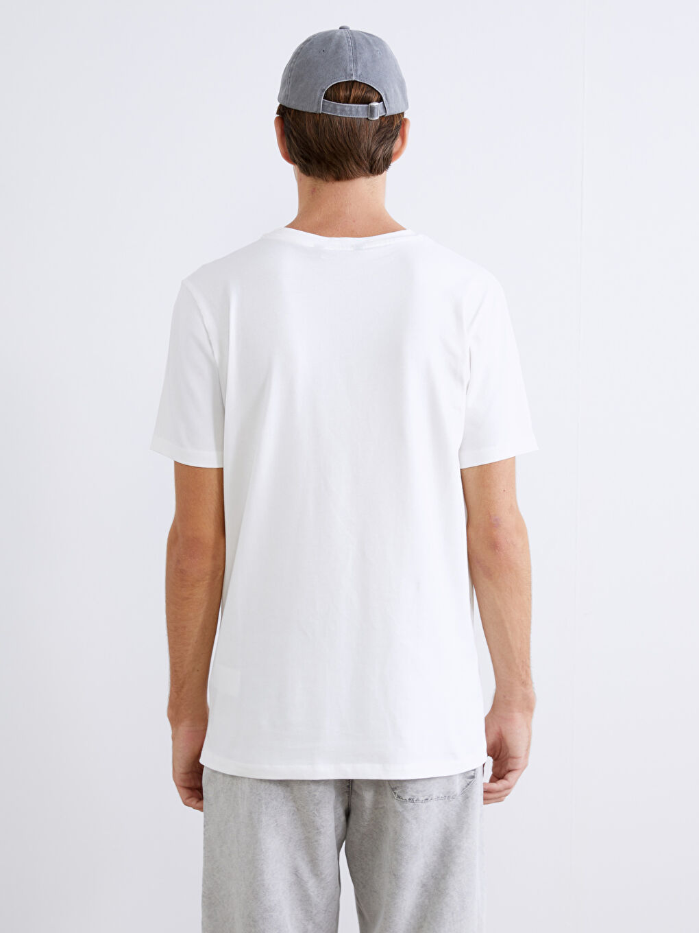 تيشيرت برقبة دائرية للرجال-3