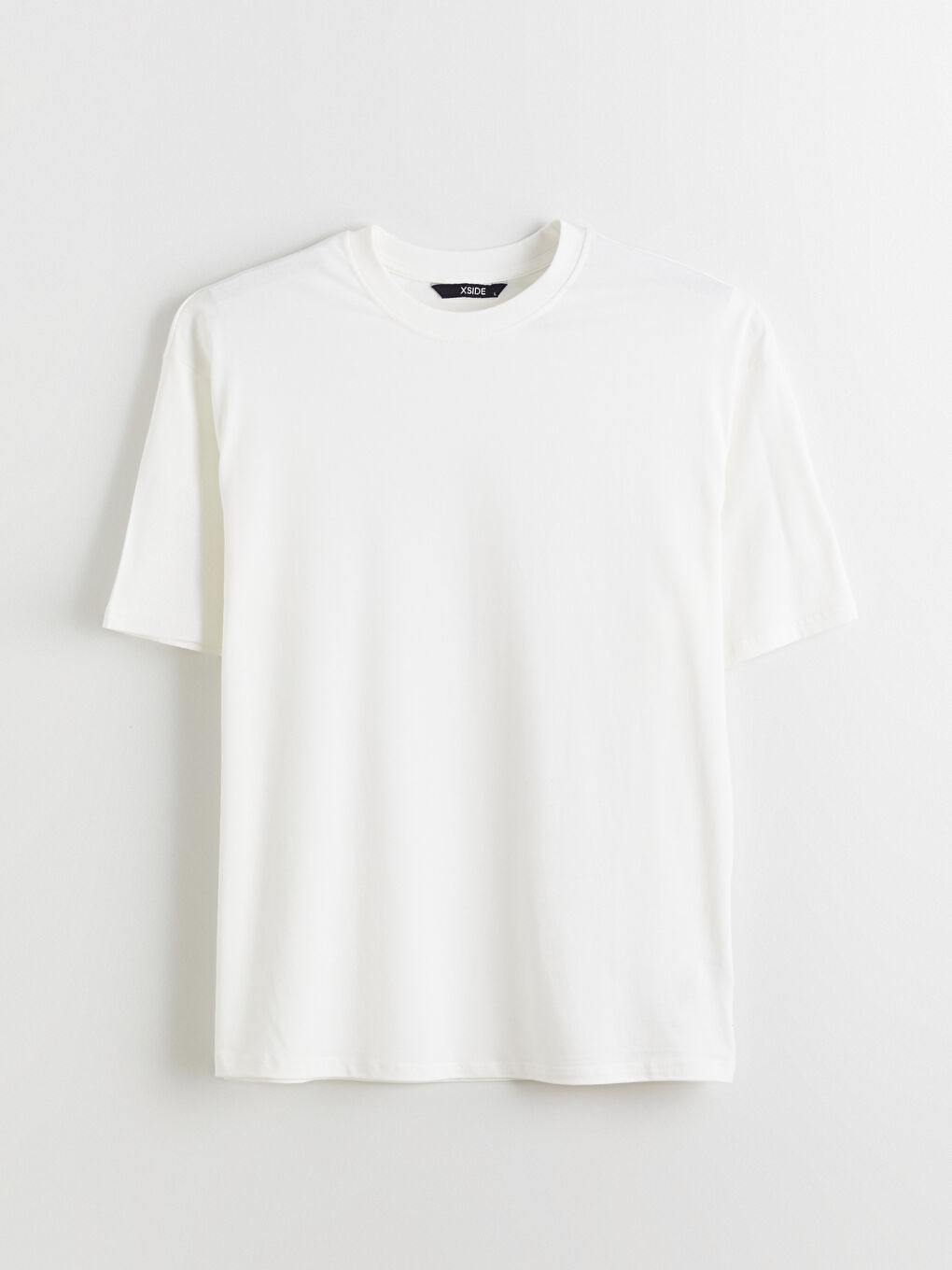 تيشيرت أساسي برقبة دائرية وكم قصير للرجال-4