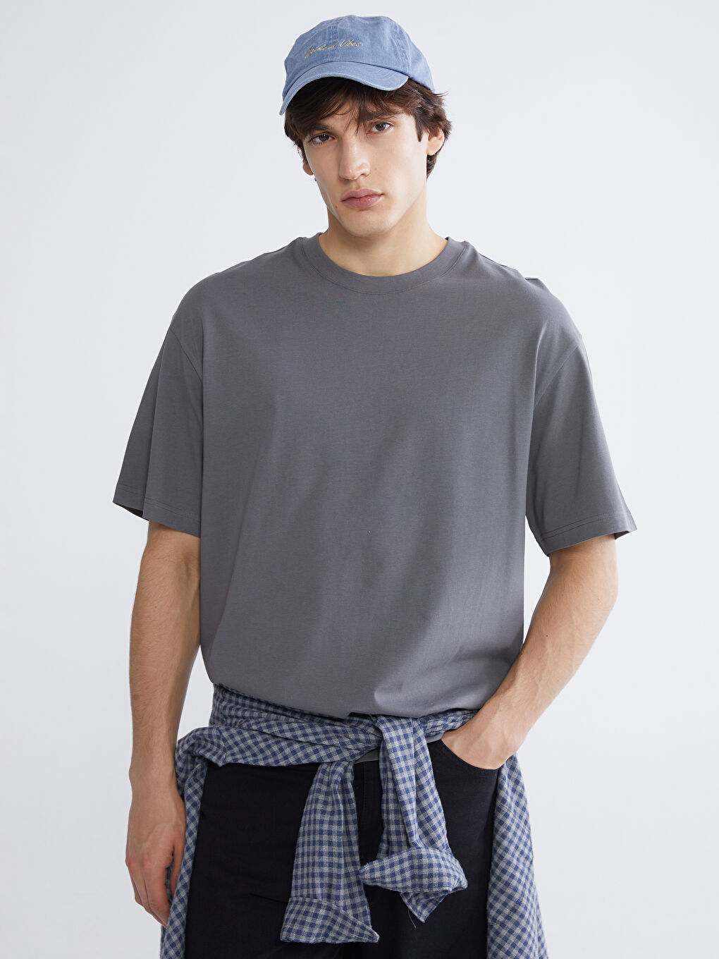 تي شيرت رجالي بياقة دائرية