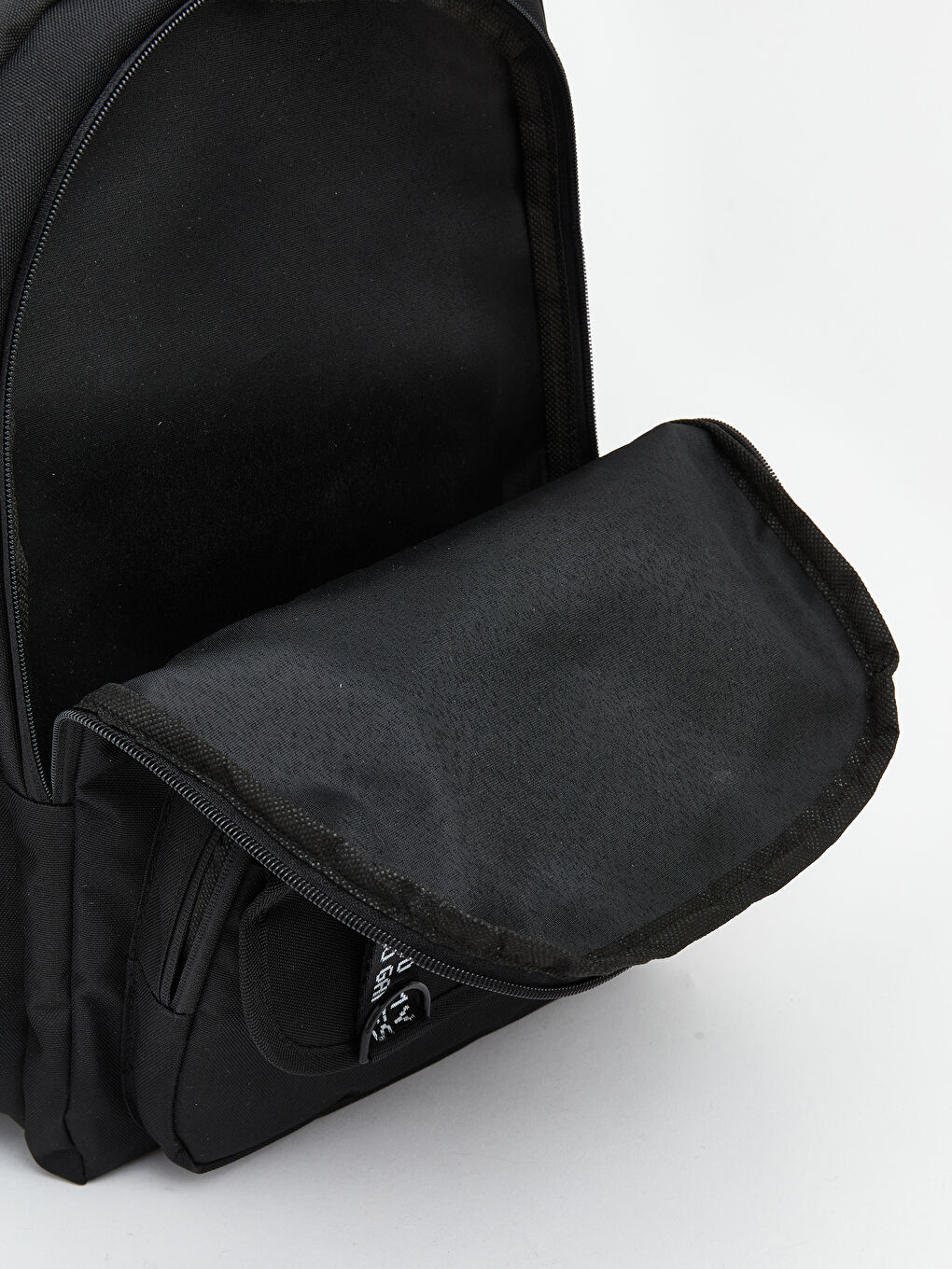 Siyah Fermuarlı Erkek Çocuk Sırt Çantası-4