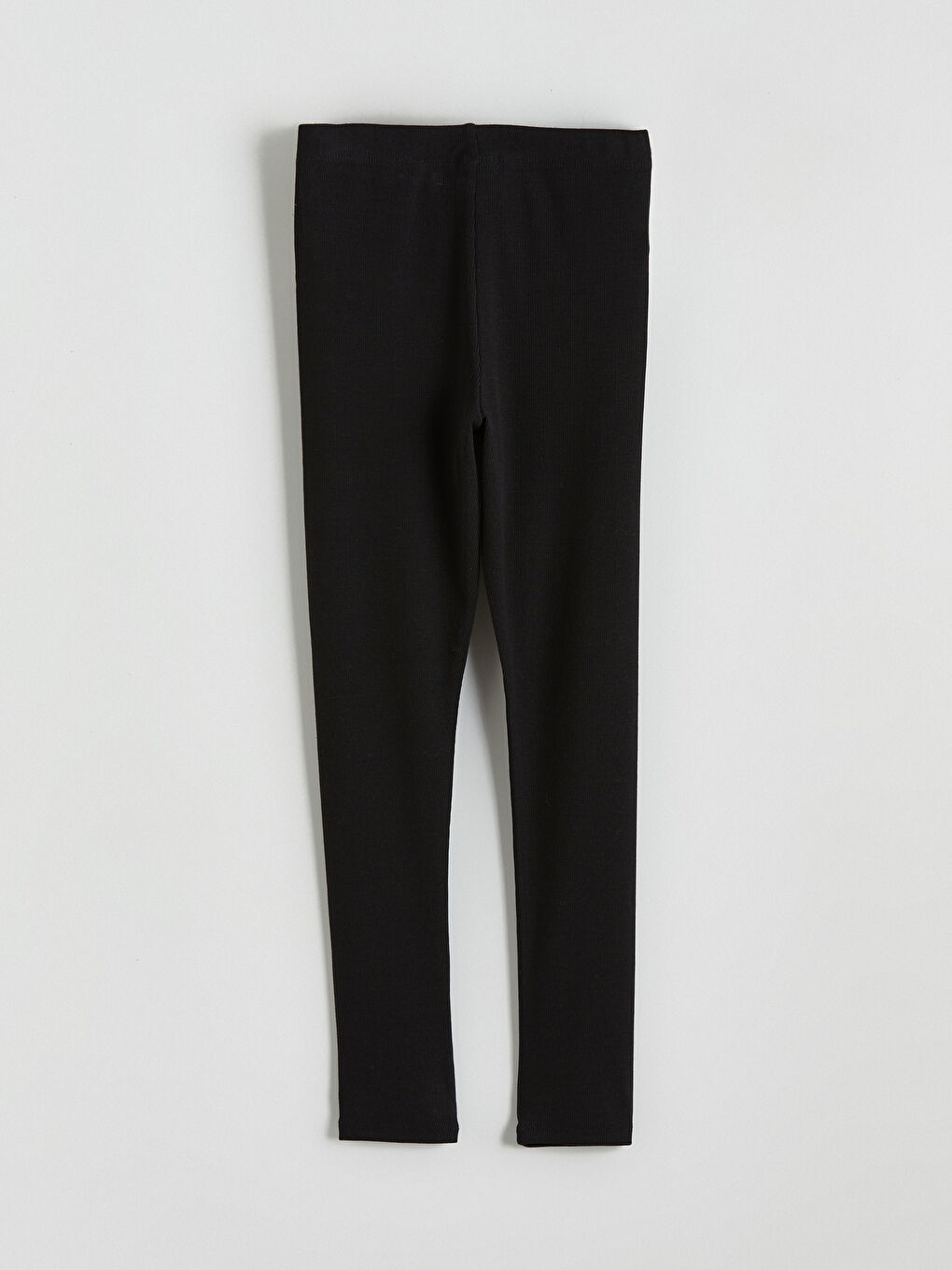 Djevojka CRNA Tajice