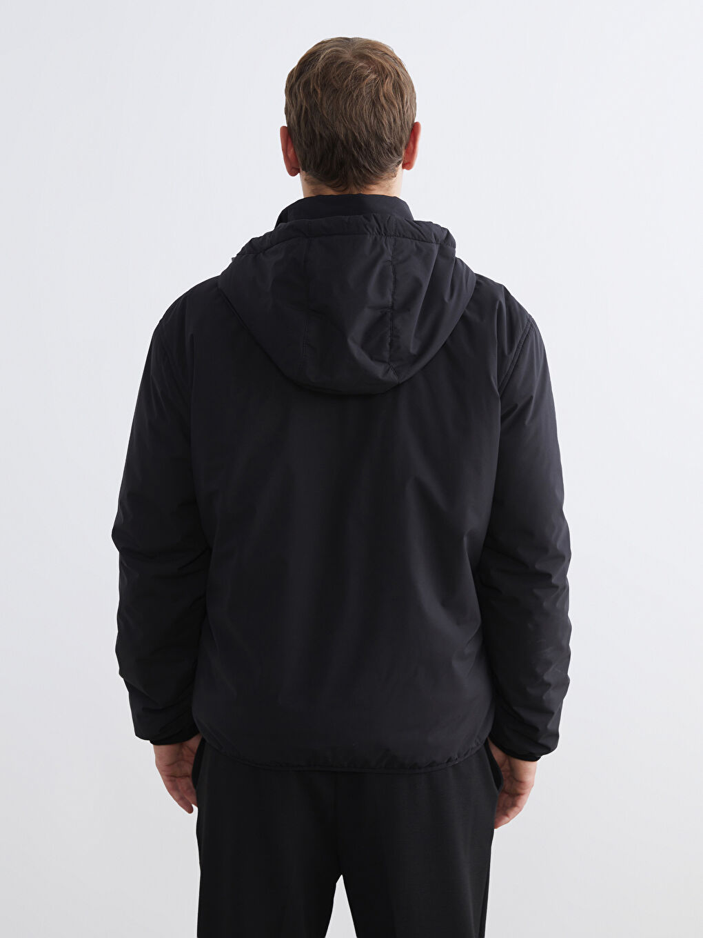 Siyah Standart Kalıp Kapüşonlu Erkek Mont-4