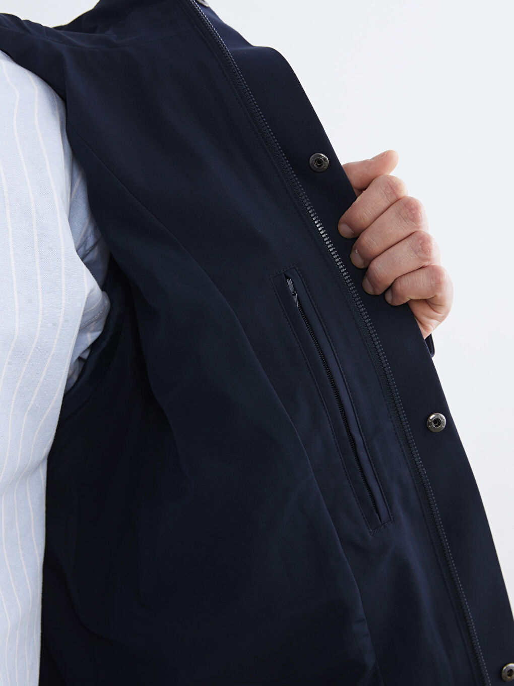 Lacivert Rahat Kalıp Kapüşonlu Erkek Yağmurluk-2