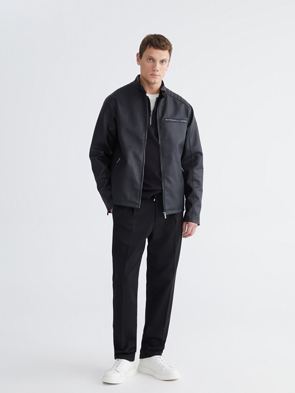 Siyah Standart Kalıp Dik Yaka Erkek Deri Görünümlü Mont-1