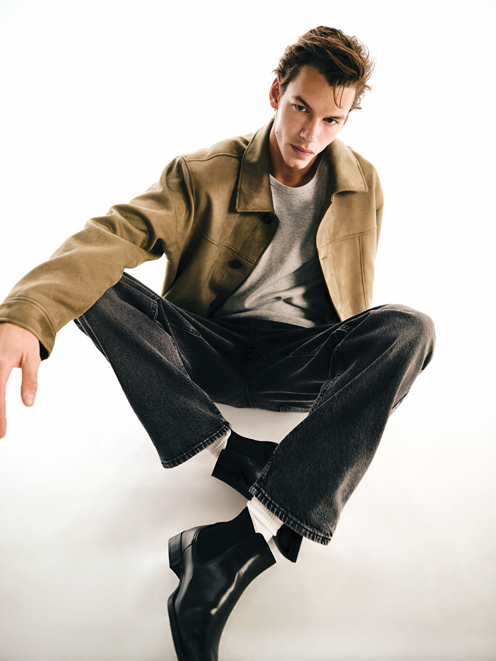 جاكيت رجالي من جلد السويد بقصة مريحة