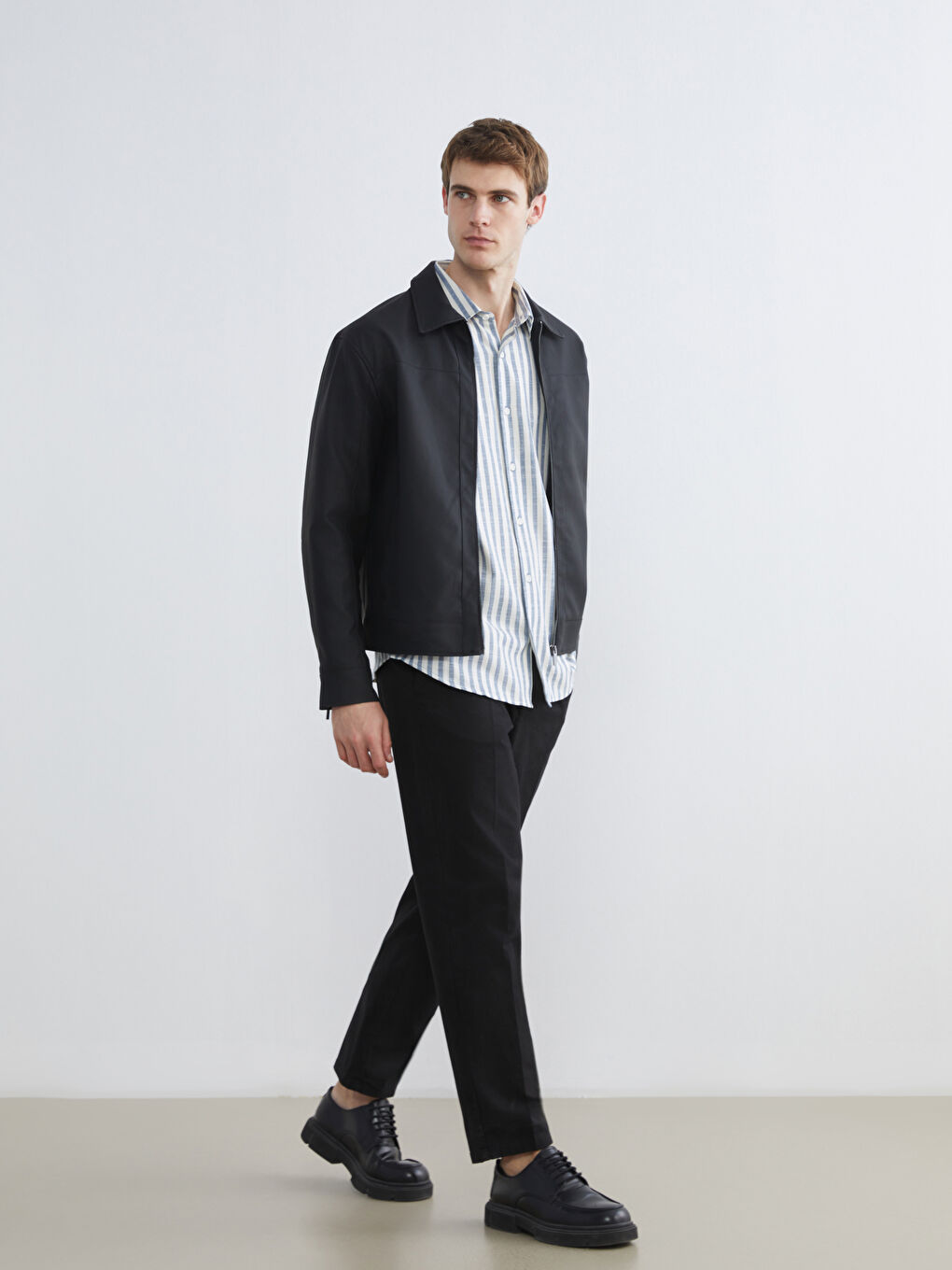 Siyah Standart Kalıp Erkek Deri Görünümlü Mont-1