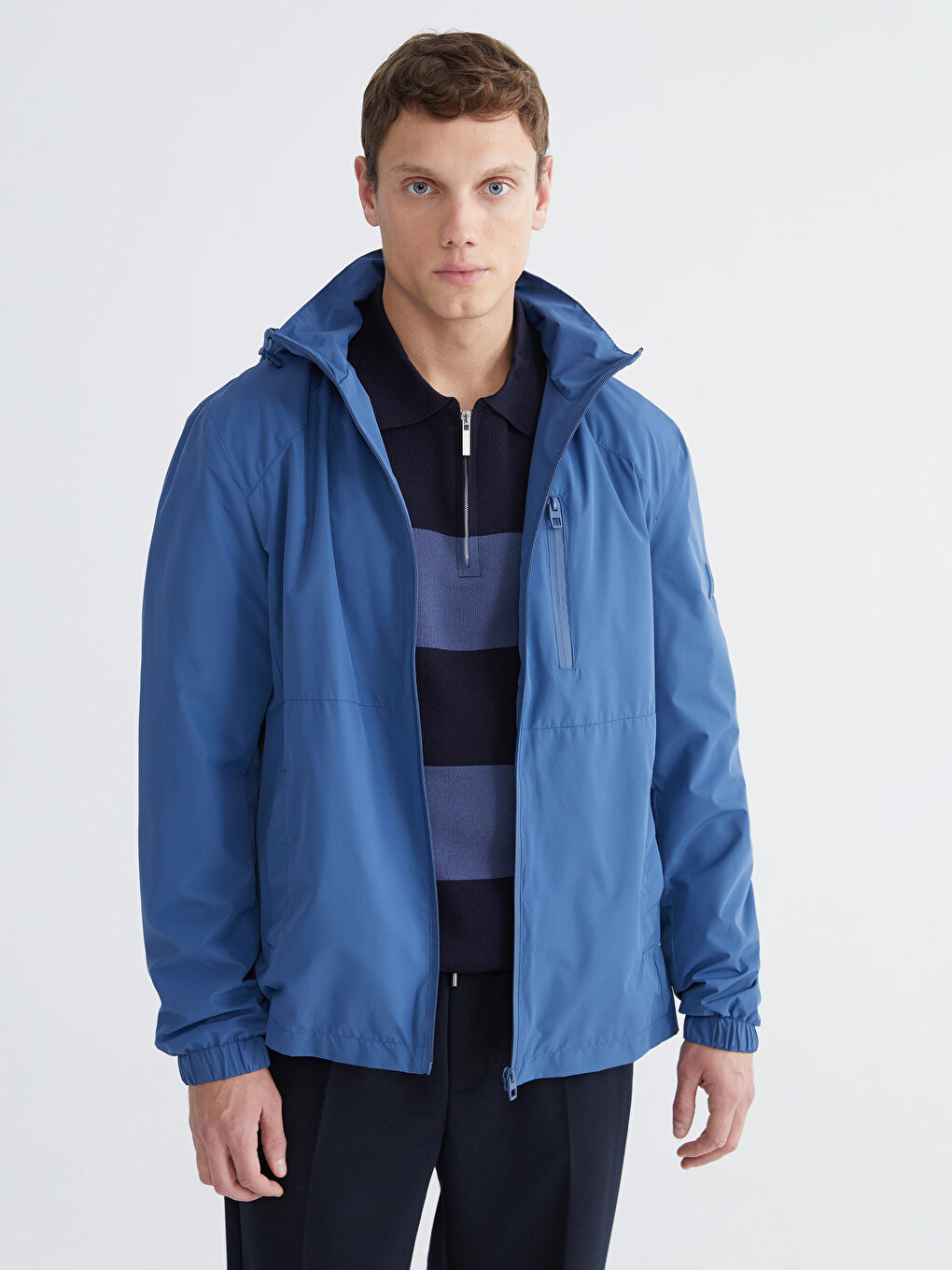 Mavi Standart Kalıp Kapüşonlu Erkek Yağmurluk