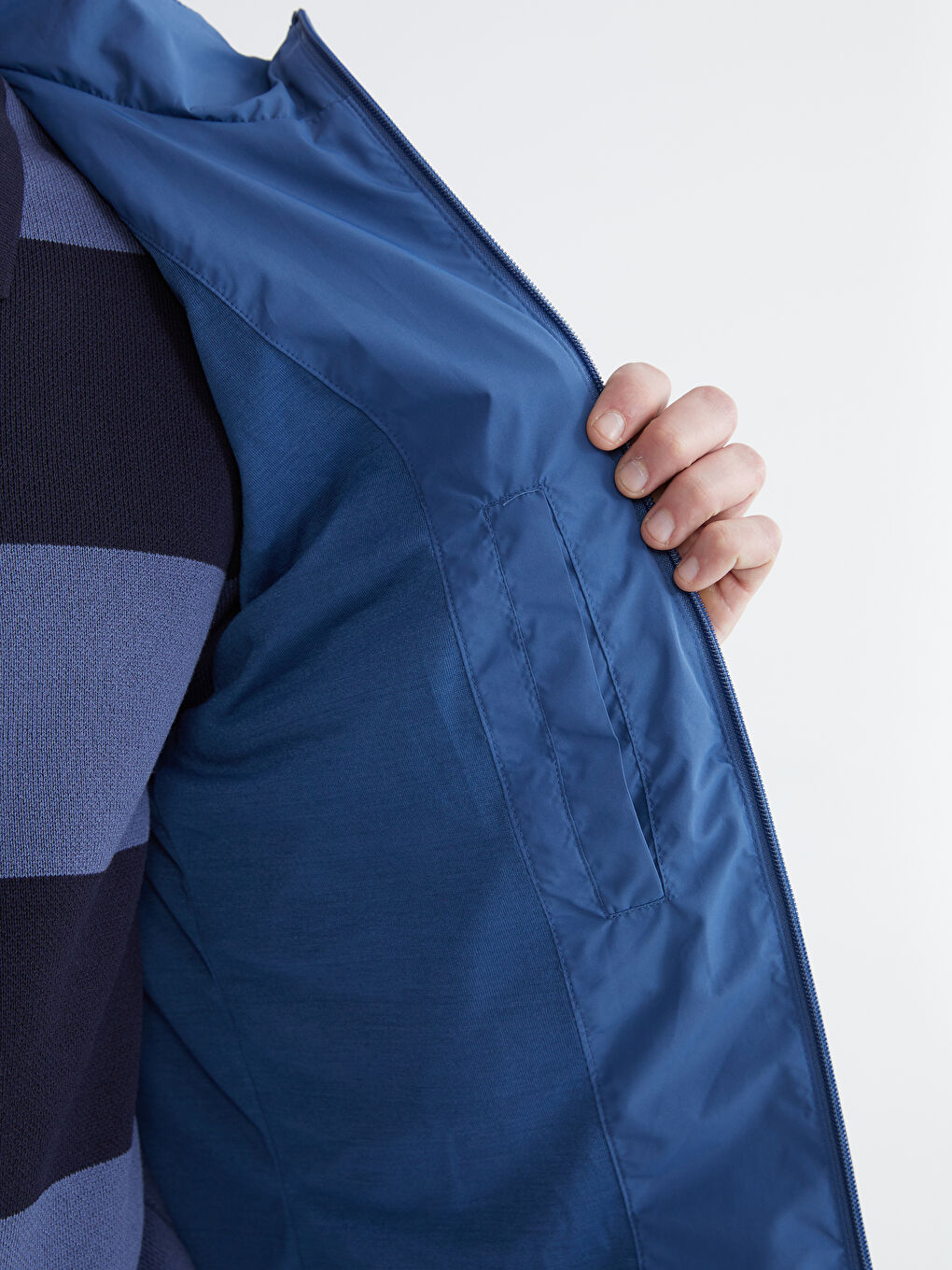 Mavi Standart Kalıp Kapüşonlu Erkek Yağmurluk-2