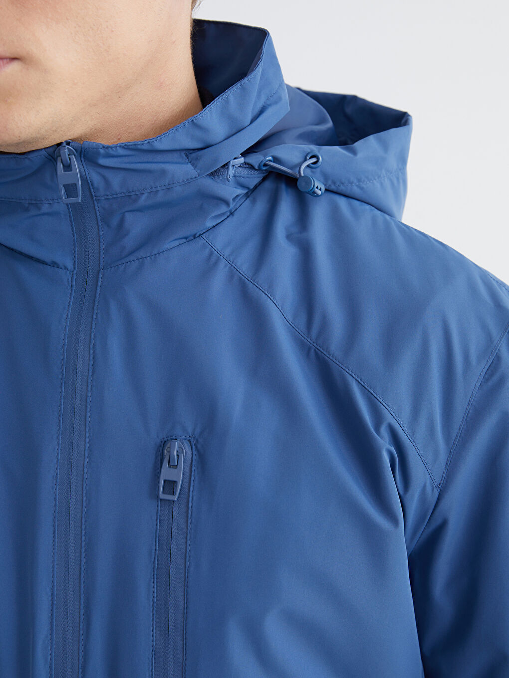 Mavi Standart Kalıp Kapüşonlu Erkek Yağmurluk-3