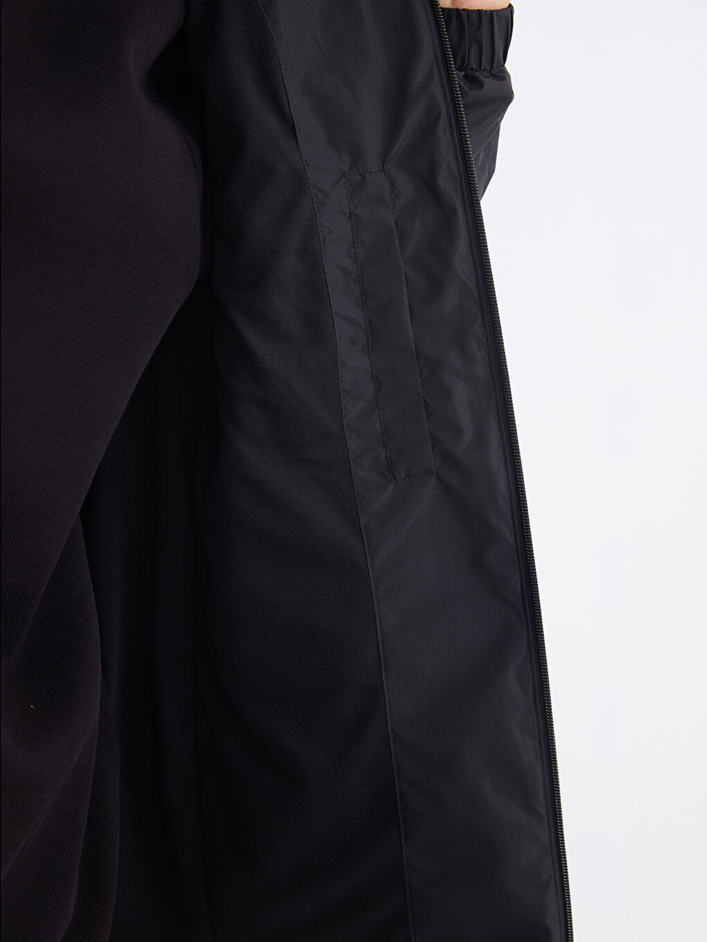 Siyah Standart Kalıp Kapüşonlu Erkek Yağmurluk-3