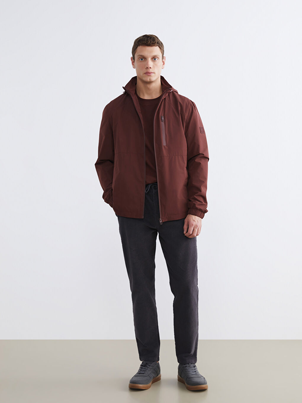 Mürdüm Standart Kalıp Kapüşonlu Erkek Yağmurluk-1