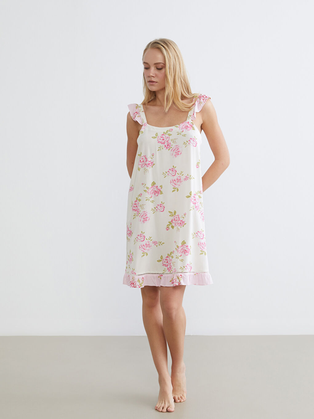 SVETLO BEŽ Spavaćica Žena-1